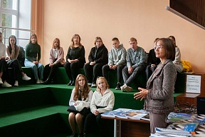 Об открытии выставки «Мировая политика и экономика в ресурсах ИМЭМО РАН» Об открытии выставки «Мировая политика и экономика в ресурсах ИМЭМО РАН»